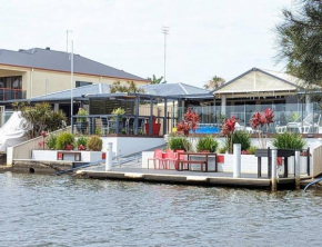 Grand Riviera Forster- waterfront, pool, wharf